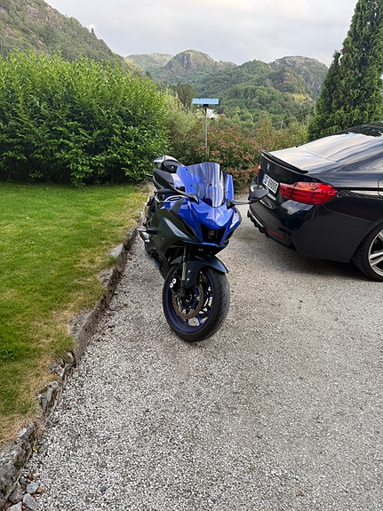 Yamaha R7 2 of 6