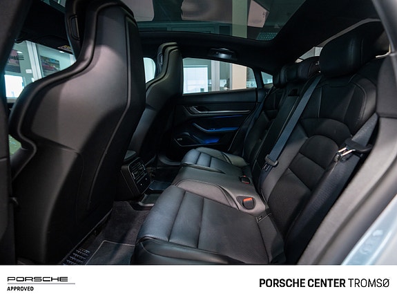 Porsche Taycan 30 of 30