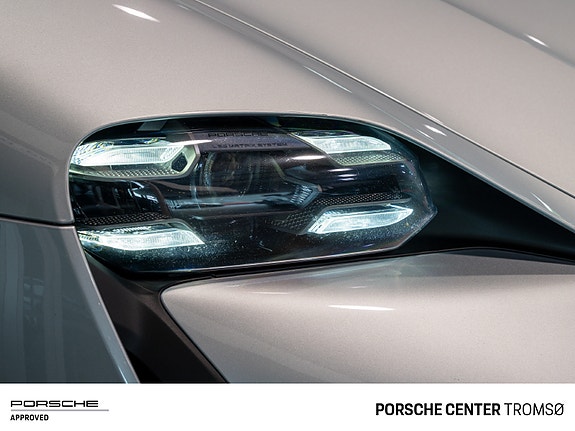 Porsche Taycan 19 of 30