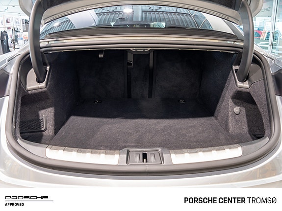 Porsche Taycan 22 of 30