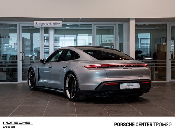 Porsche Taycan 6 of 30