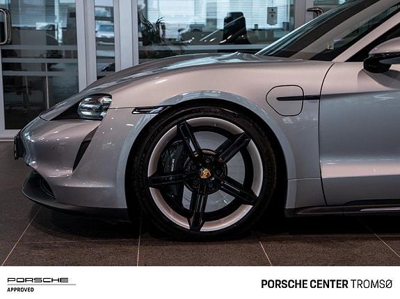 Porsche Taycan 13 of 30