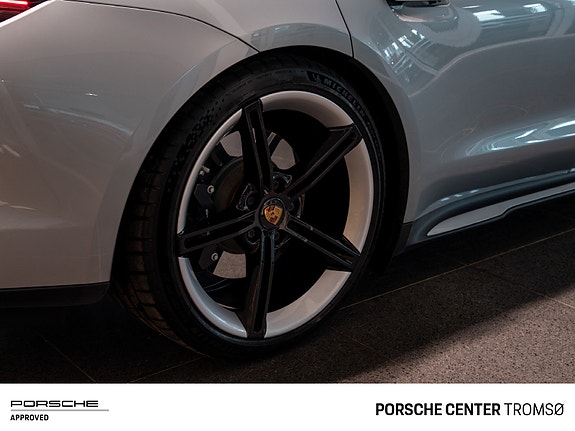 Porsche Taycan 15 of 30
