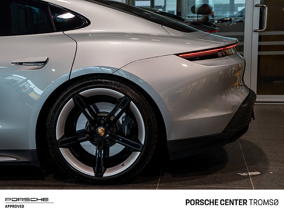 Porsche Taycan 14 of 30