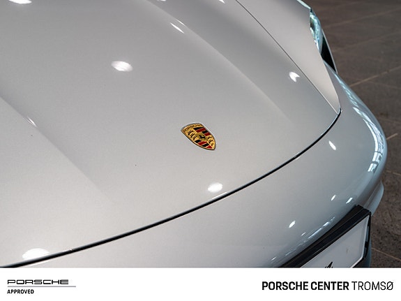 Porsche Taycan 20 of 30