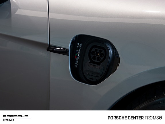 Porsche Taycan 18 of 30