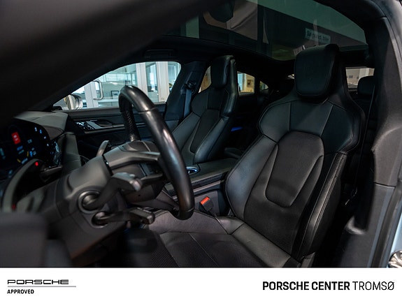 Porsche Taycan 29 of 30