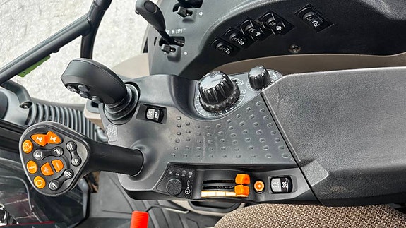 CASE IH LUXXUM 120 14 of 19