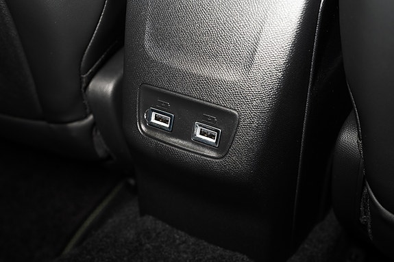 Peugeot e-2008 12 of 26