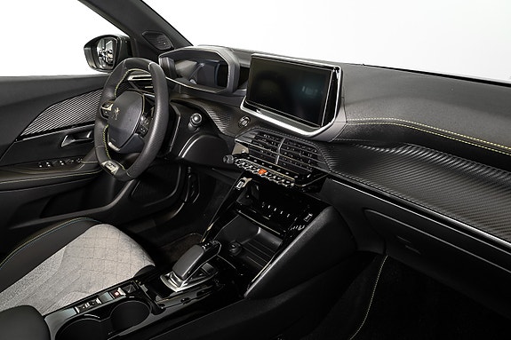 Peugeot e-2008 10 of 26
