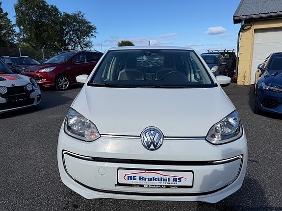Volkswagen UP! 2 of 5