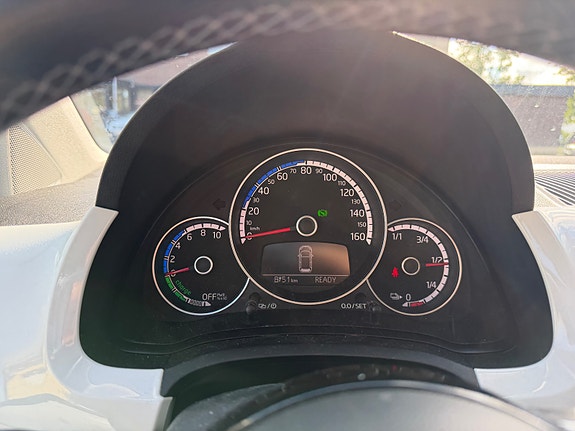 Volkswagen UP! 17 of 28