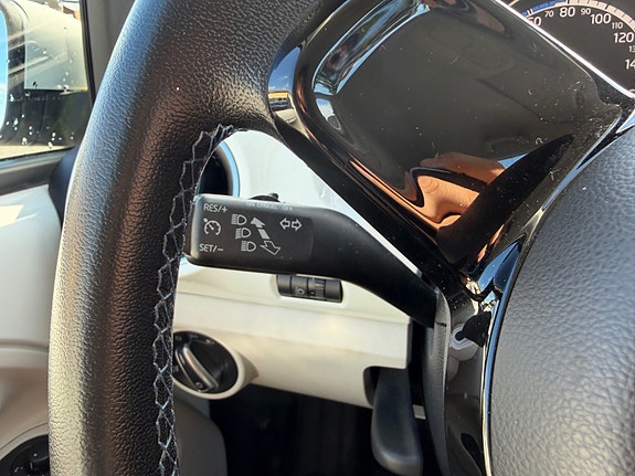 Volkswagen UP! 23 of 28