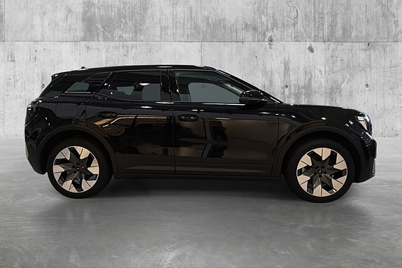 Ford Explorer 4 of 5