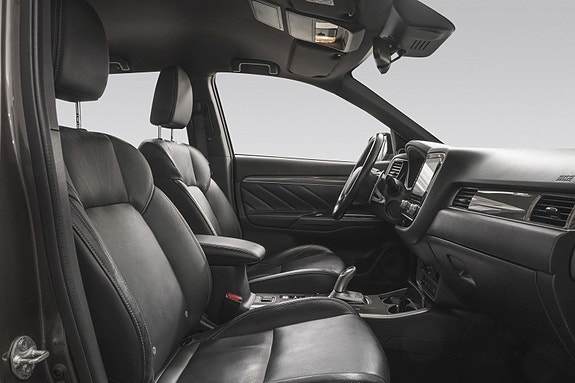 Mitsubishi Outlander 18 of 29