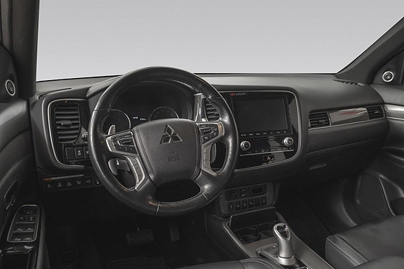 Mitsubishi Outlander 16 of 29