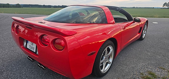 Chevrolet Corvette 4 of 10
