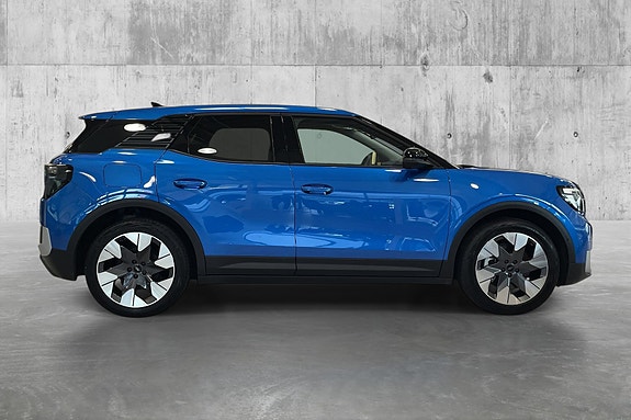 Ford Explorer 4 of 5