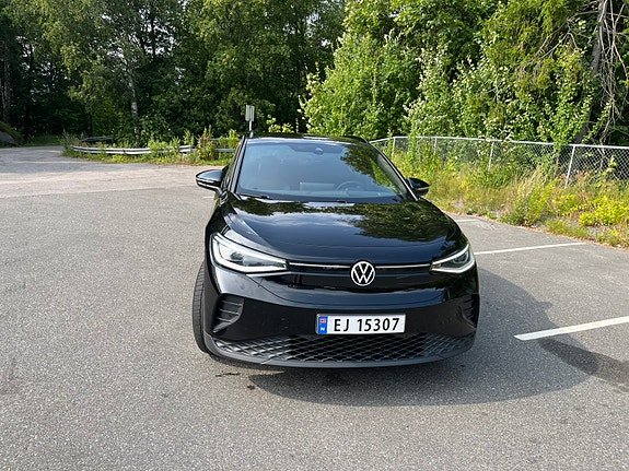 Volkswagen ID.4 3 of 5