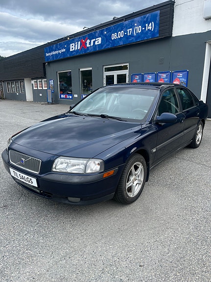 Volvo S80 4 of 5