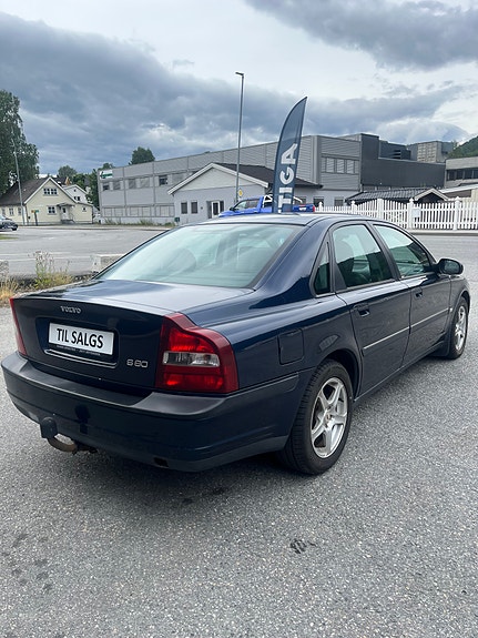 Volvo S80 3 of 5