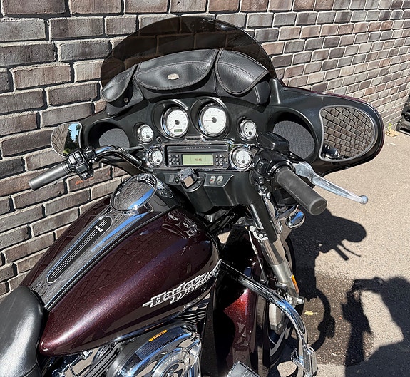 Harley-Davidson FLHX Street Glide 4 of 5