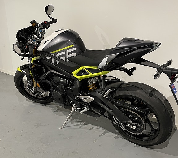 Triumph Street Triple Moto2™ Edition 3 of 17
