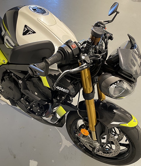Triumph Street Triple Moto2™ Edition 4 of 17