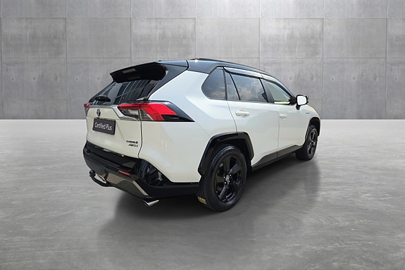 Toyota RAV4 5 of 5