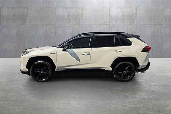 Toyota RAV4 2 of 5