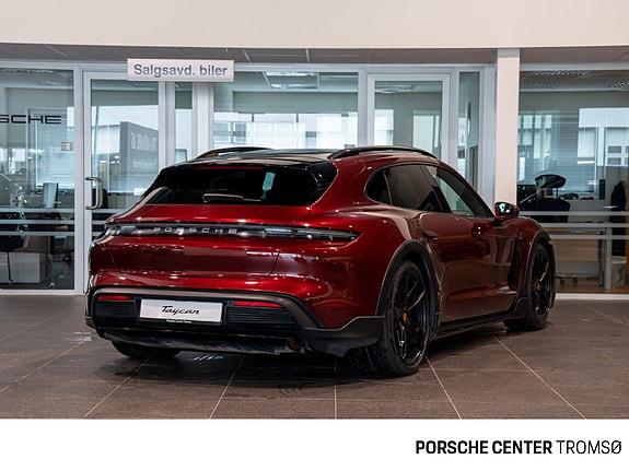 Porsche Taycan Cross Turismo 4 of 5