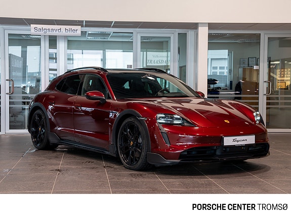 Porsche Taycan Cross Turismo 3 of 5