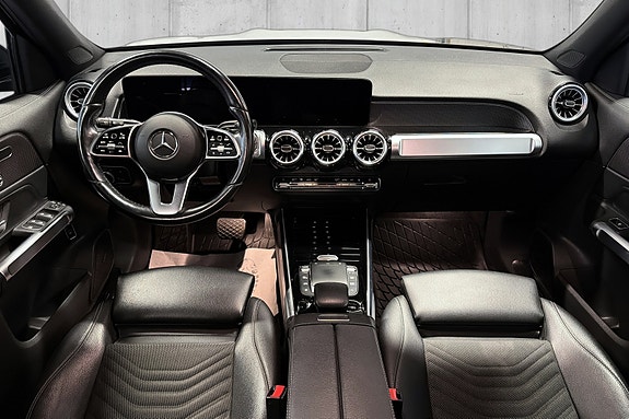 Mercedes-Benz EQB300 10 of 23
