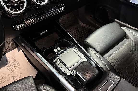 Mercedes-Benz EQB300 19 of 23
