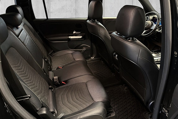 Mercedes-Benz EQB300 14 of 23