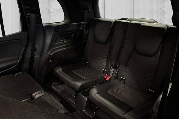 Mercedes-Benz EQB300 15 of 23