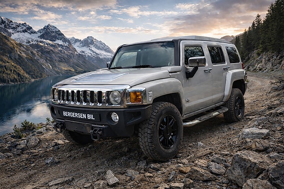 Hummer H3 2 of 5