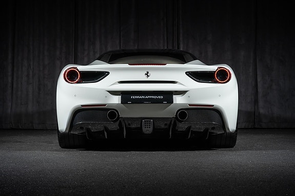 Ferrari 488 GTB 4 of 5