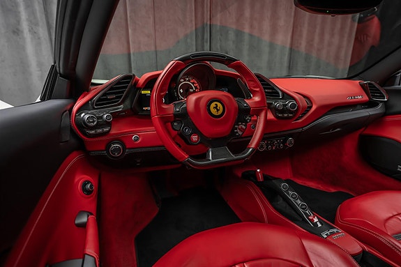 Ferrari 488 GTB 13 of 30