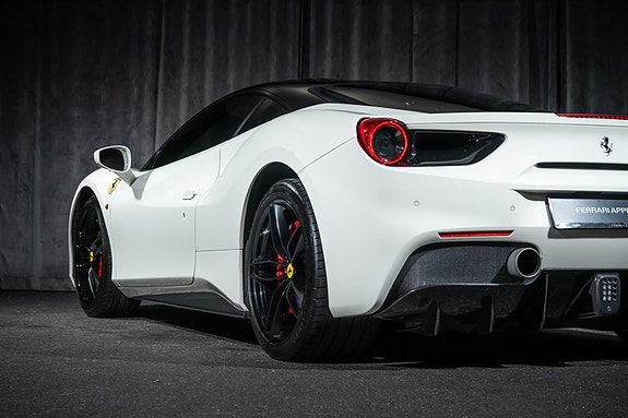 Ferrari 488 GTB 10 of 30