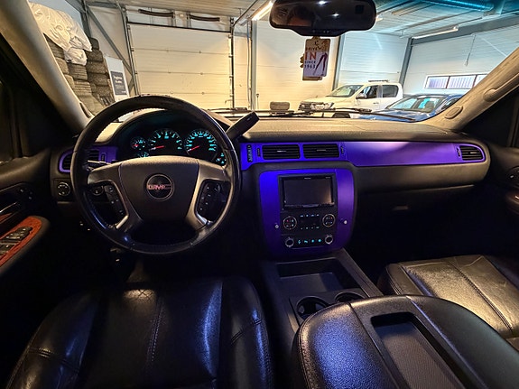 GMC Yukon 18 of 26