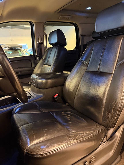 GMC Yukon 16 of 26
