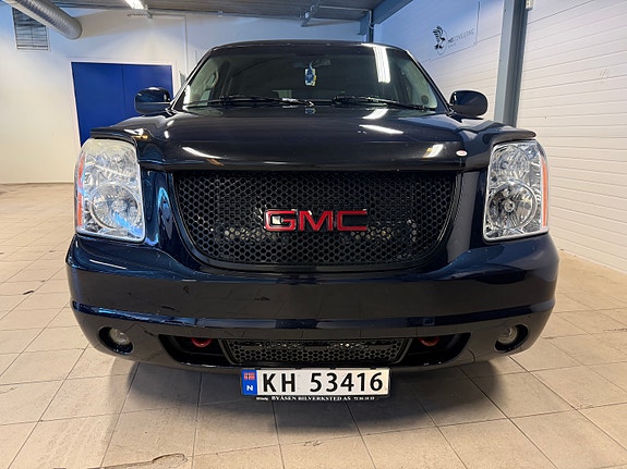 GMC Yukon 3 of 26