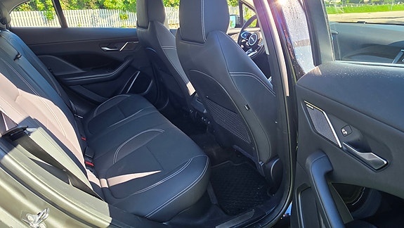 Jaguar I-PACE 15 of 19