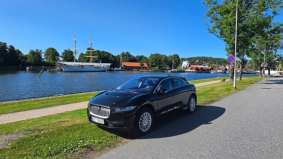 Jaguar I-PACE 8 of 19