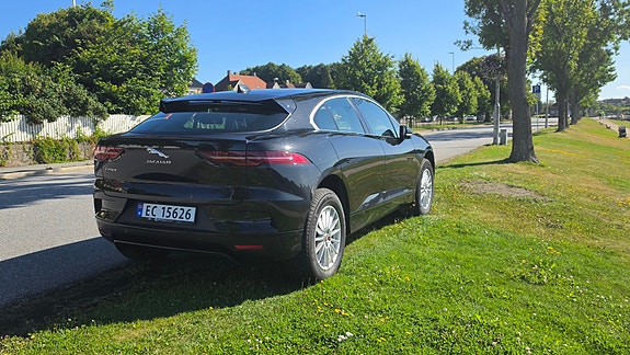 Jaguar I-PACE 3 of 19