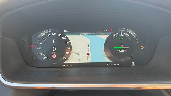 Jaguar I-PACE 17 of 19