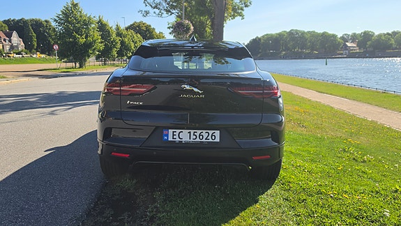 Jaguar I-PACE 4 of 19