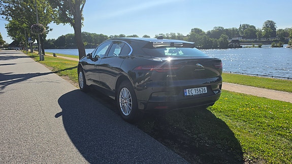 Jaguar I-PACE 5 of 19
