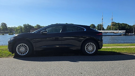Jaguar I-PACE 7 of 19